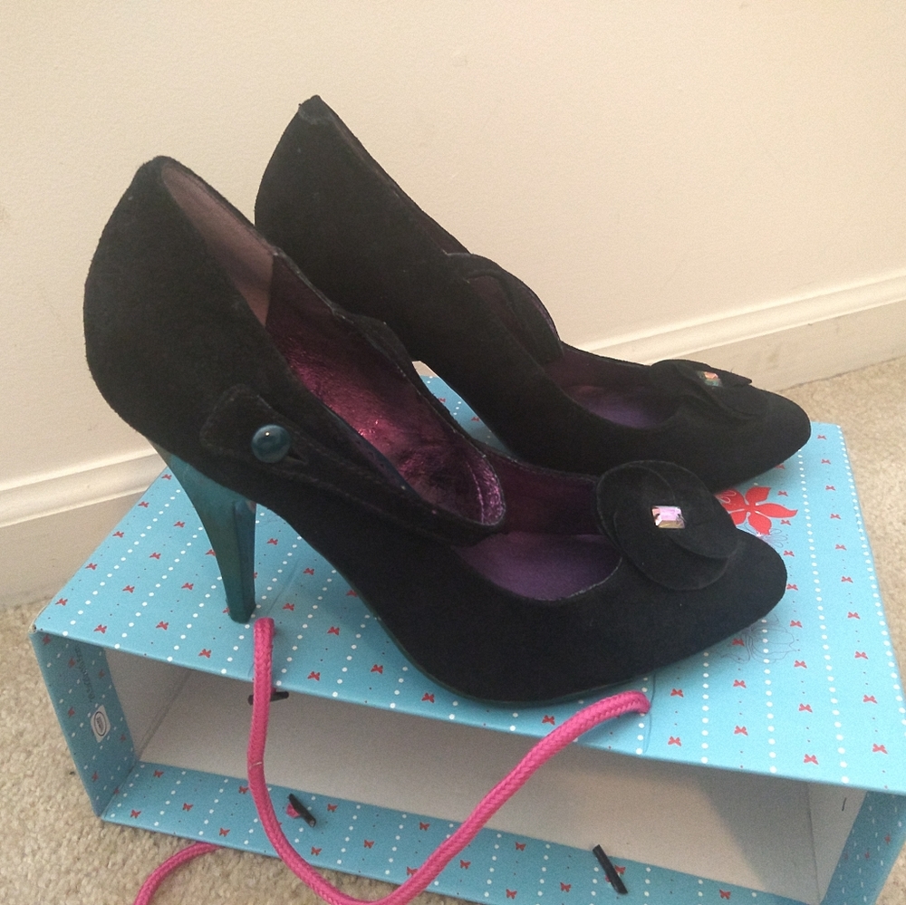 *LIKE NEW* Poetic License Black Pointed Toe Heels